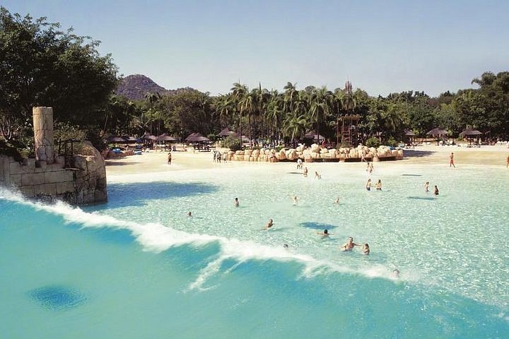 Sun City Resort & Valley of Waves
